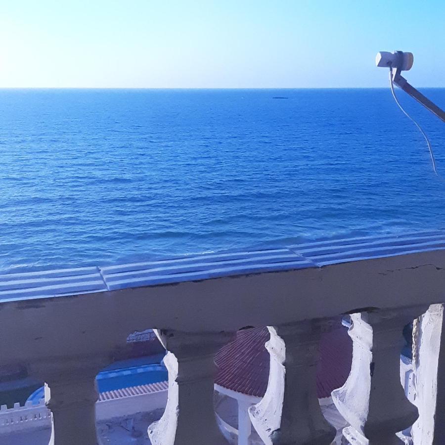 Panorama Apartment With A Charming Sea And Swimming Pool View Near Alexandria With Free Wifi شقة باطلالة ساحرة على البحر وحمام السباحة Екстер'єр фото